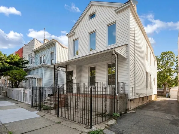 37 Hemlock St, Brooklyn, NY 11208