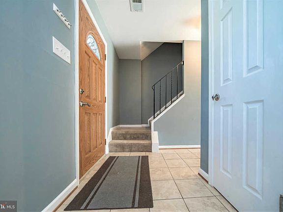 5th image of 811 Cedar Ct