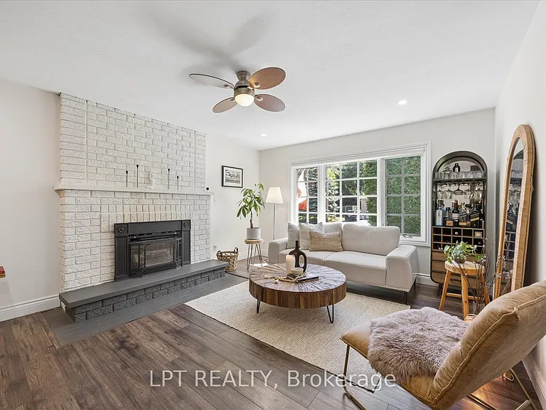 22 Louisa St E — Photo 7