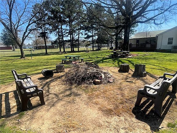 2nd image of 2692 Wire Rd