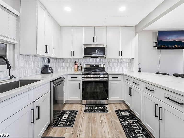 113 Elm St, Henderson, NV