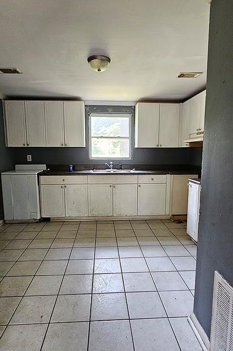 2nd image of 1405 Lee St