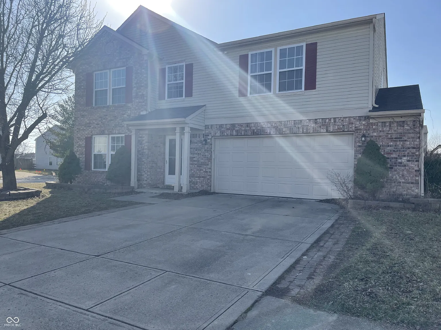 4 bed, 2.5 bath, 2354 sqft, $1,900 — Photo 2
