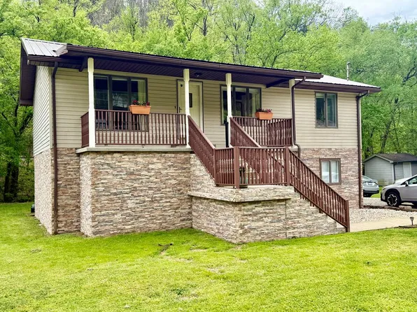 73 Hillcrest Dr, Pikeville, KY 41501