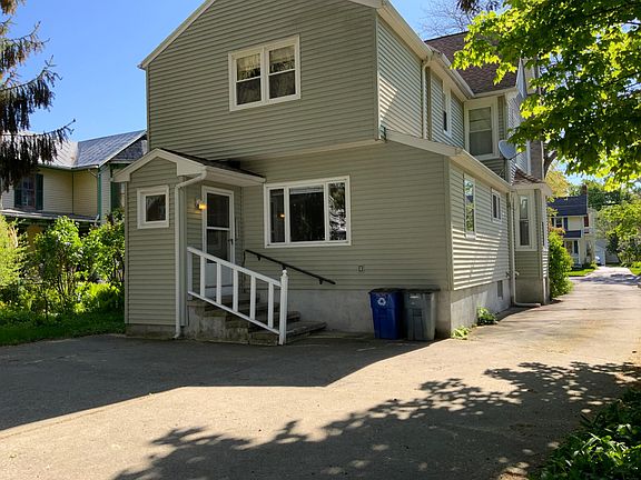 5th image of 18 Woodlawn Ave #1
