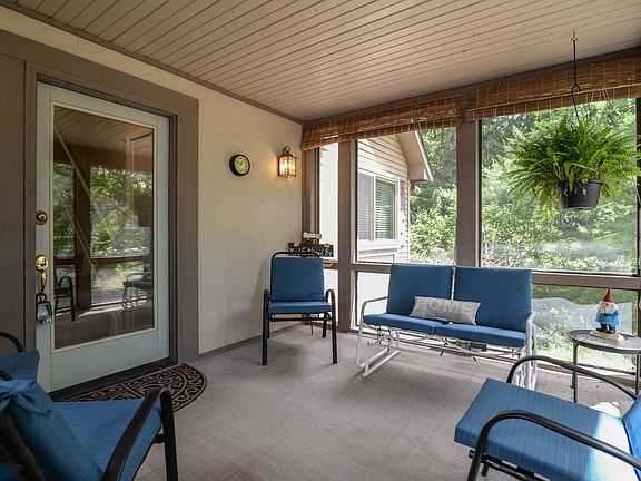 Enjoy morning coffee here.