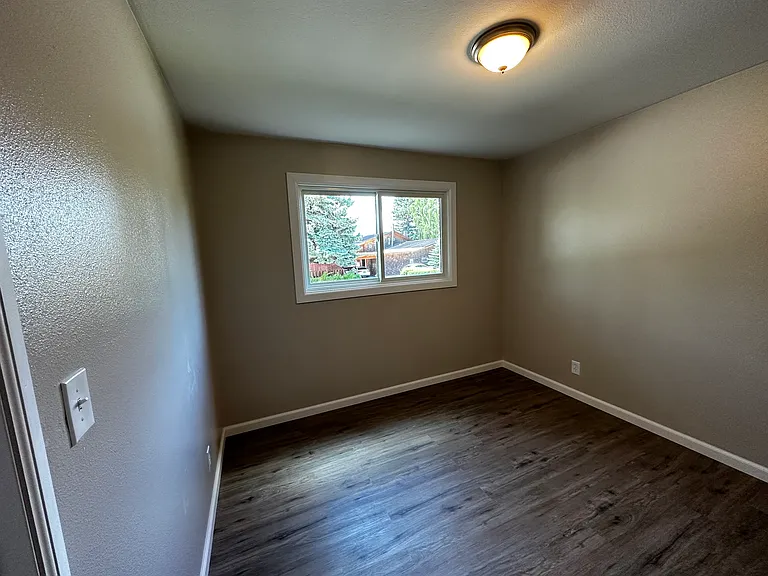 175 Custer St — Photo 14