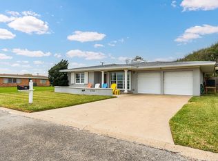 1701 Bayshores Dr, Rockport, TX 78382