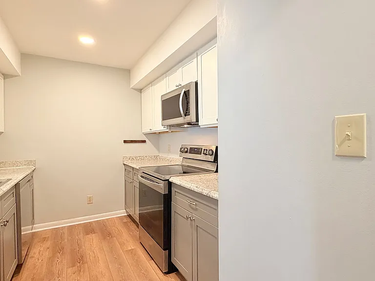 3872 Staffordshire Ln — Photo 6