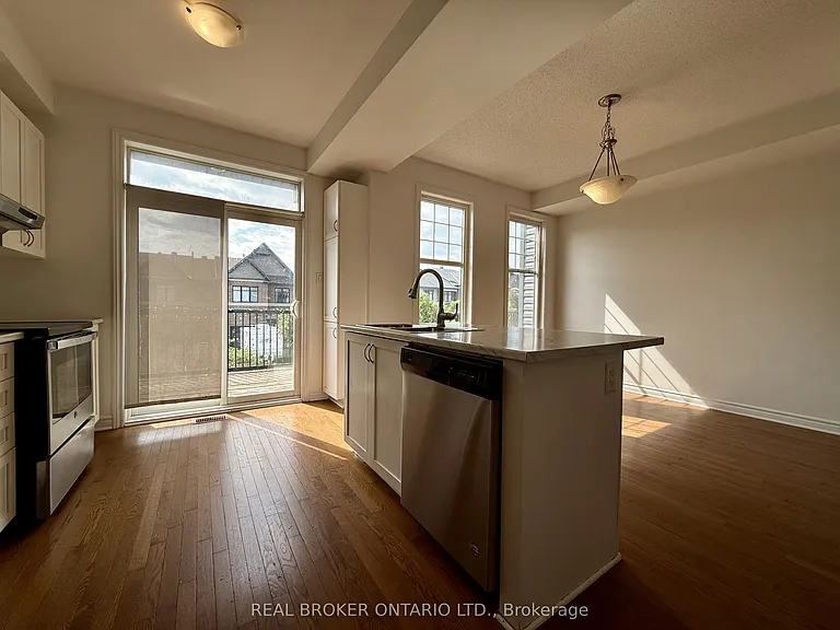 66 Fallengale Cres — Photo 11
