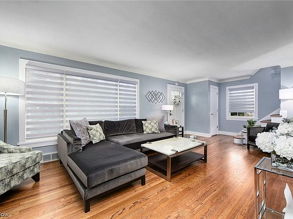 5th image of 20254 Westover Ave