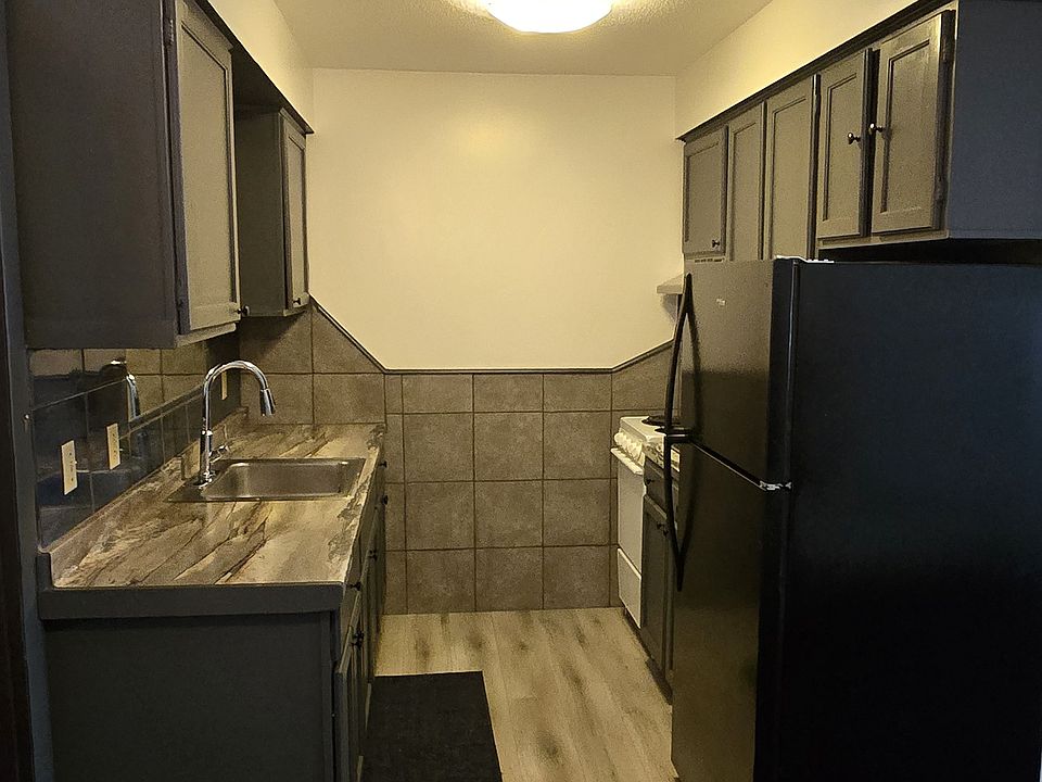 1st image of 1942 Ottawa Ave #4
