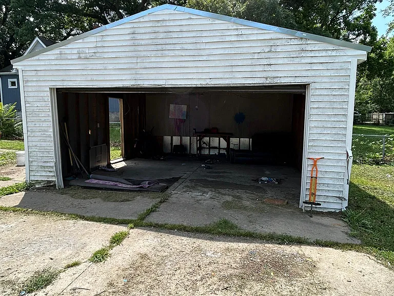 1807 N Linn St — Photo 6