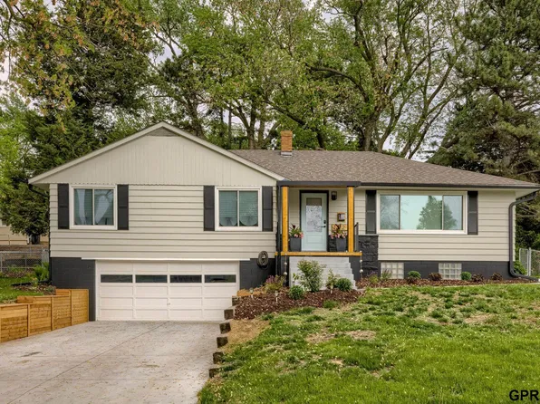 1021 N 67th Ave, Omaha, NE 68132