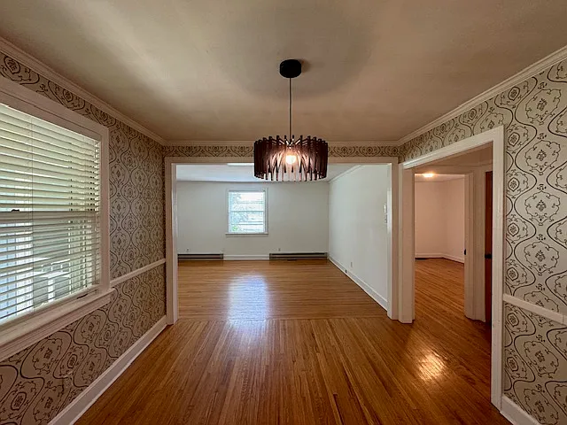 3 bed, 1353 sqft, $1,925 — Photo 4