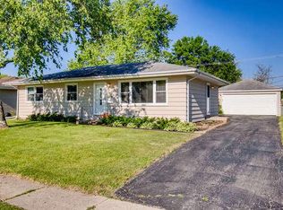 248 Martin Dr, South Elgin, IL 60177