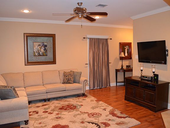 4th image of 327 Saint Matthias Dr