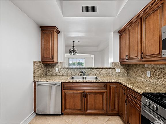 4th image of 1530 S Centinela Ave APT 302
