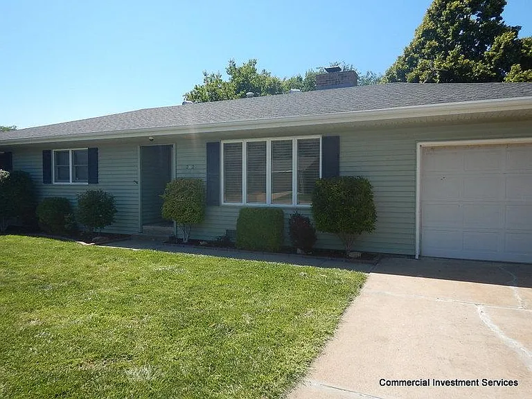 202 S Baytree Ave — Photo 1