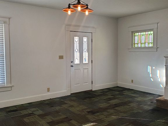 3rd image of 613 Wicoff St