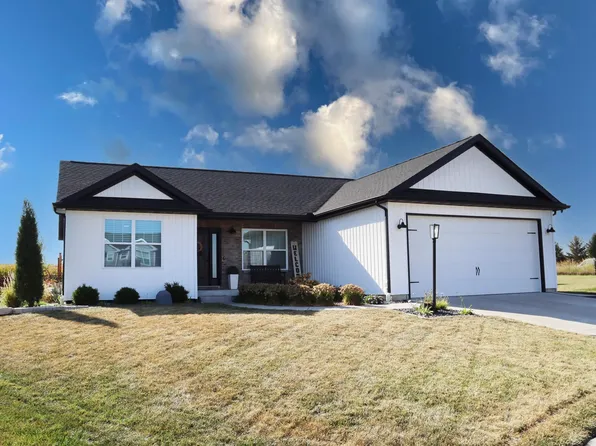 1240 Brown Ct, Washington, IL 61571