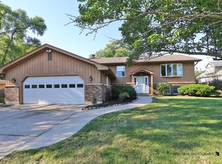 711 N Lillian St, McHenry, IL 60050