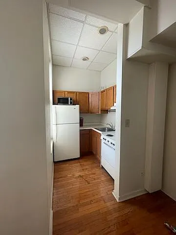 319 S Highland Ave #6 — Photo 4