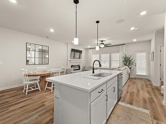 4th image of 299 Summit View Ln #3