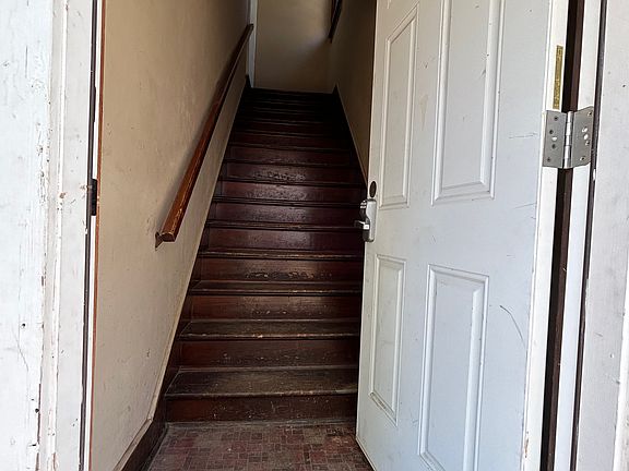 2nd image of 615 1/2 S C St #1/2