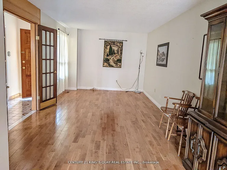 90 Appleby Cres #UL — Photo 5