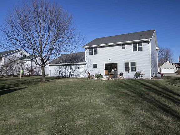 5th image of W5851 Sweet Clover Dr