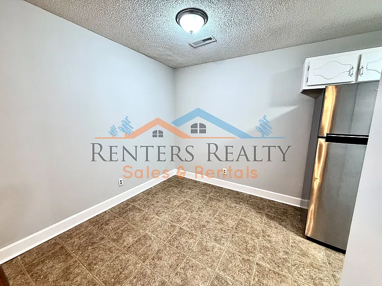 2105 Epworth Dr NE #F — Photo 4