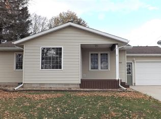 206 E Grundy Ave, Conrad, IA 50621