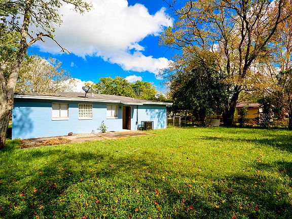 3rd image of 6778 Goldilocks Ln