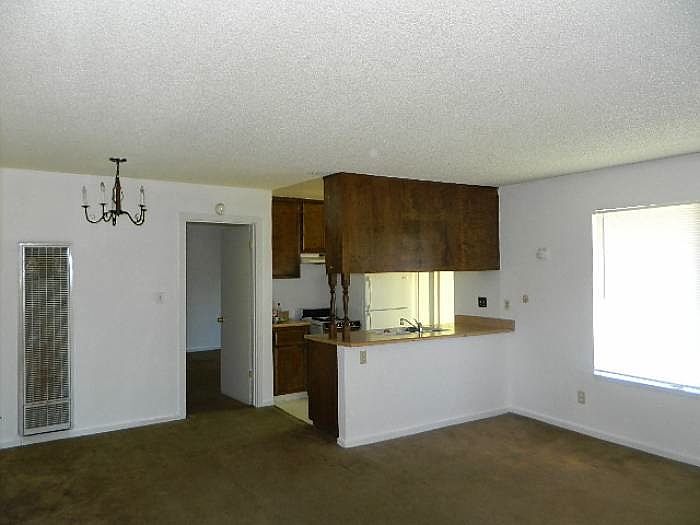 2nd image of 473 E Arcade St APT 2