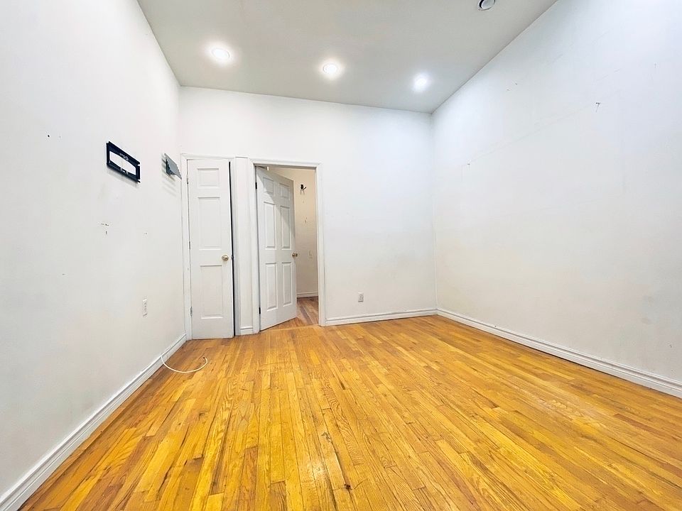 2nd image of 214 E 10th St #4E