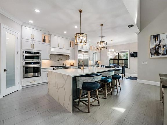 2nd image of 2913 Valencia Ridge St