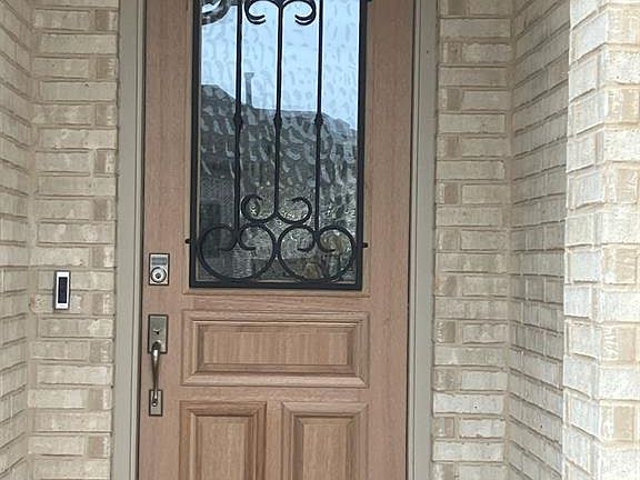 3rd image of 6717 Elderberry Way