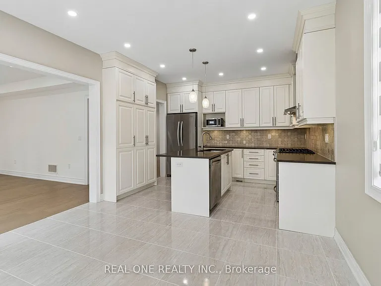 19 Rivoli Dr — Photo 18