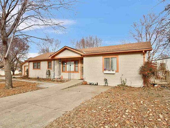 2nd image of 412 E Spencer Dr