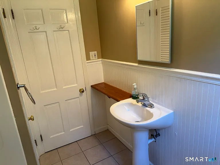 44 Saint James Ave — Photo 14