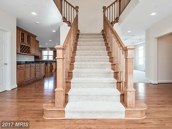 2nd image of 115 Sanford Ferry Ct
