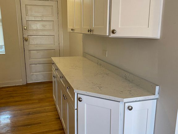 2nd image of 2136 W Berteau Ave APT 3S
