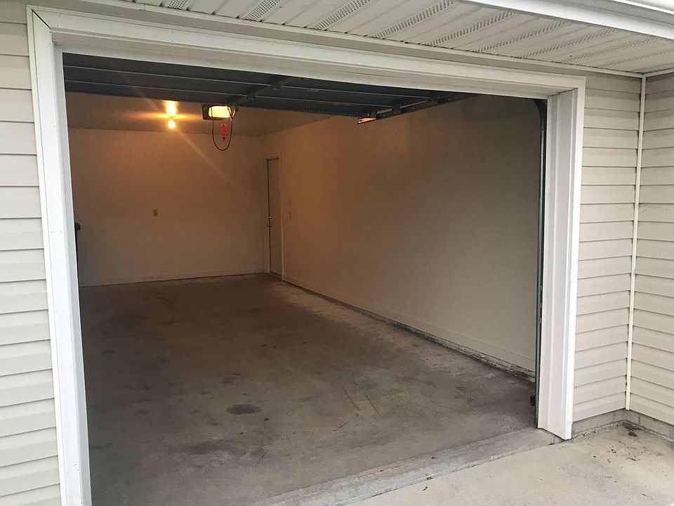 1st image of 842 Edgewater Dr