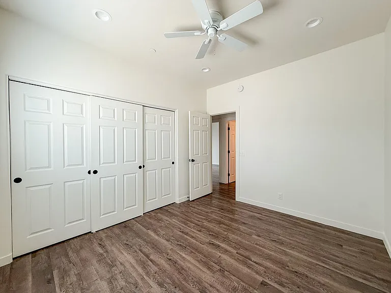 6944 Woodward Ave — Photo 9