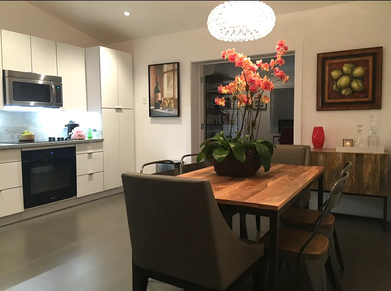 3 bed, 1300 sqft, $3,950 — Photo 4