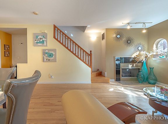5th image of 4530 S Woodlawn Ave Unit 203