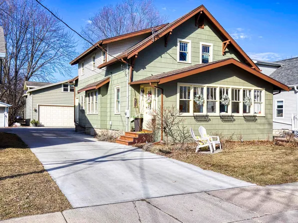 377 Elm St, Menasha, WI 54952