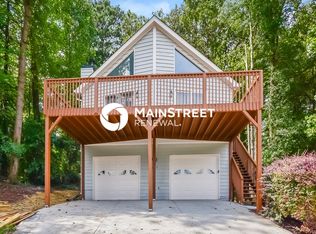 657 Lake Dr, Snellville, GA 30039