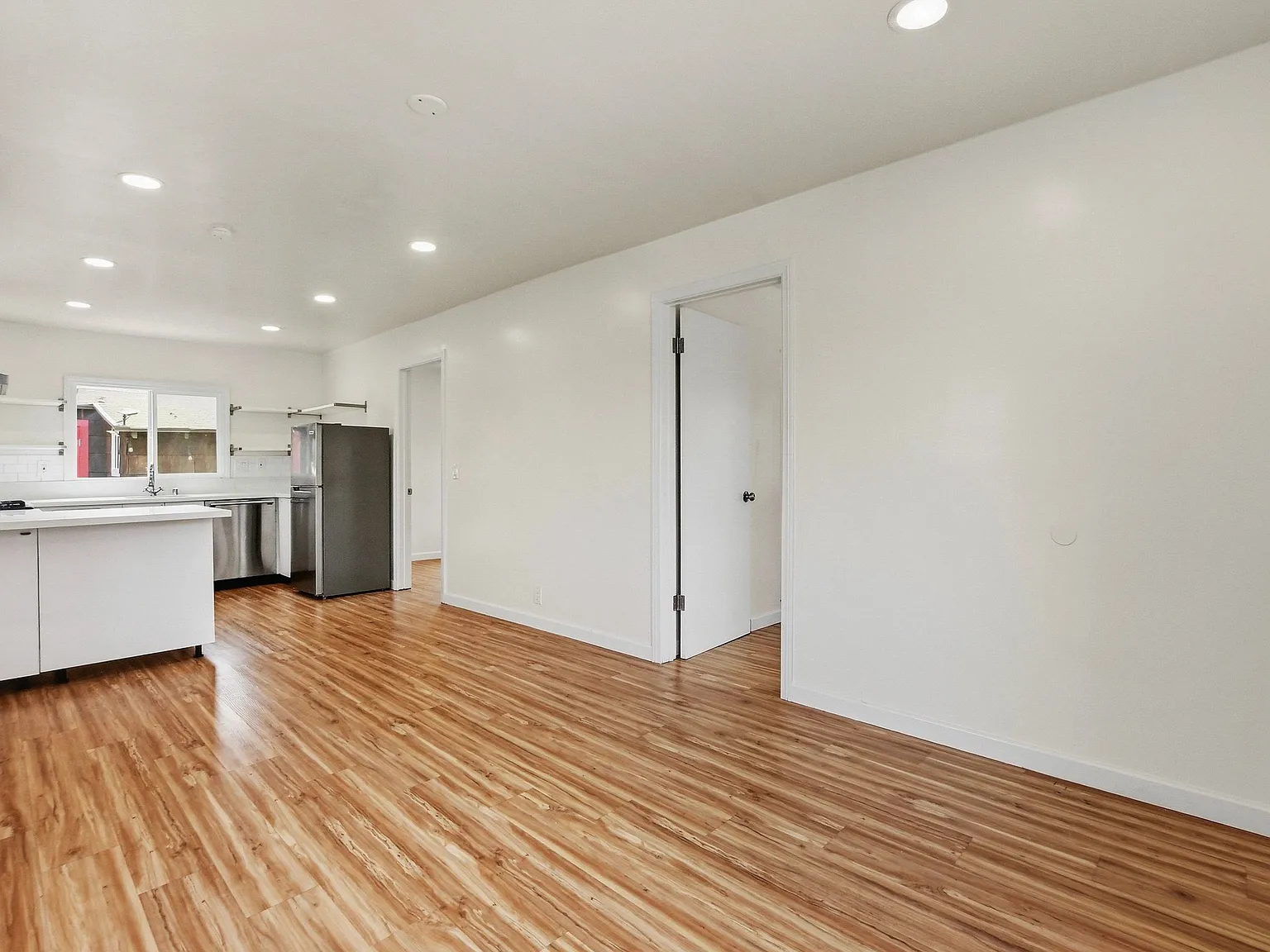 2 bed, 600 sqft, $2,495 — Photo 3